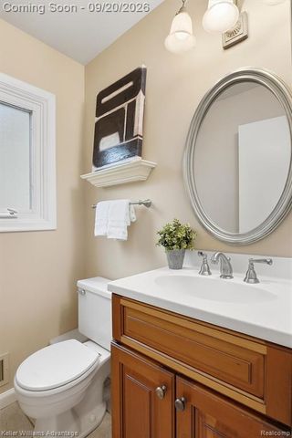 1664 Hanley Court, Birmingham, MI 48009