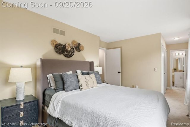 1664 Hanley Court, Birmingham, MI 48009