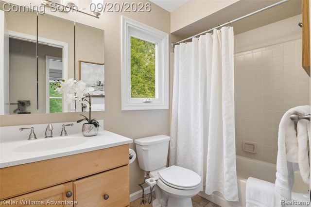1664 Hanley Court, Birmingham, MI 48009