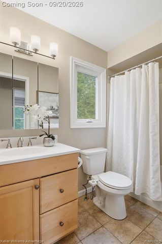 1664 Hanley Court, Birmingham, MI 48009