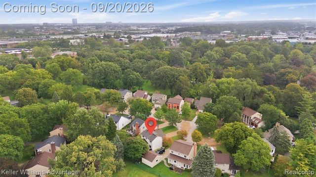 1664 Hanley Court, Birmingham, MI 48009