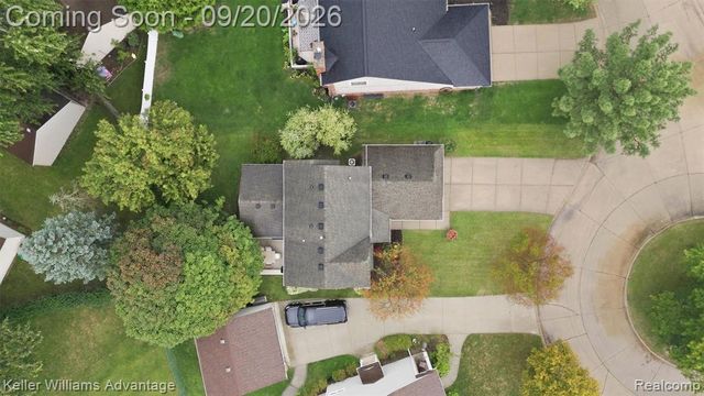 1664 Hanley Court, Birmingham, MI 48009