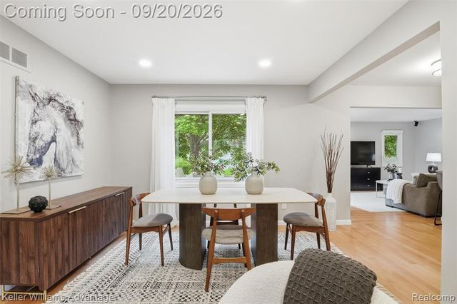 1664 Hanley Court, Birmingham, MI 48009