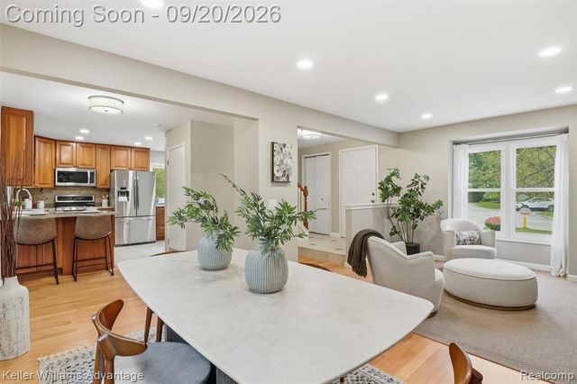 1664 Hanley Court, Birmingham, MI 48009