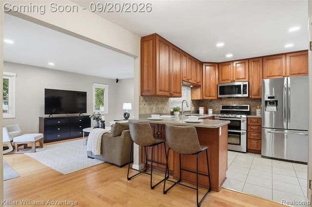 1664 Hanley Court, Birmingham, MI 48009