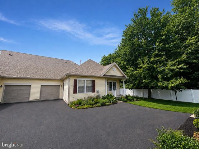 14 REGENTS CT, Bensalem, PA 19020