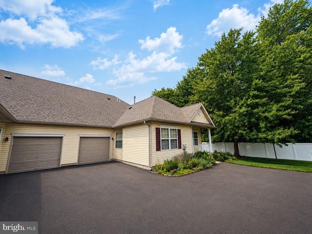 14 REGENTS CT, Bensalem, PA 19020