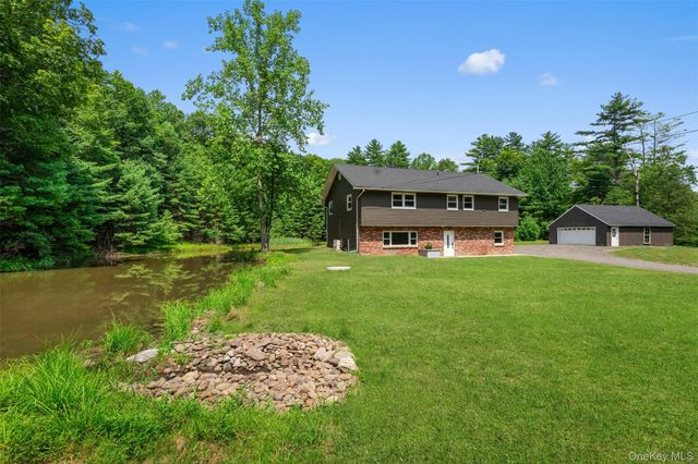 297 Schwabie Turnpike, Kerhonkson, NY 12446