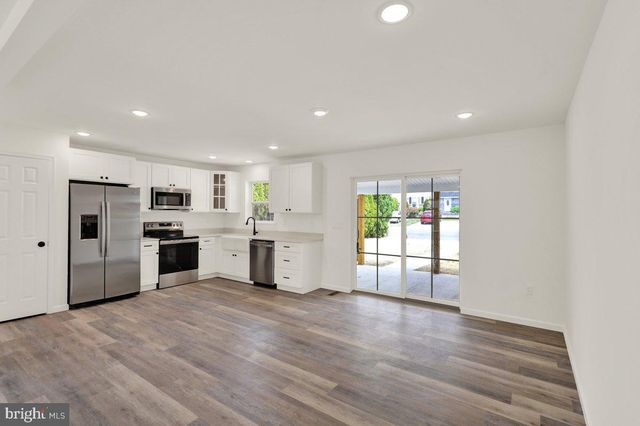 2515 GIRARD AVE, Reading, PA 19609