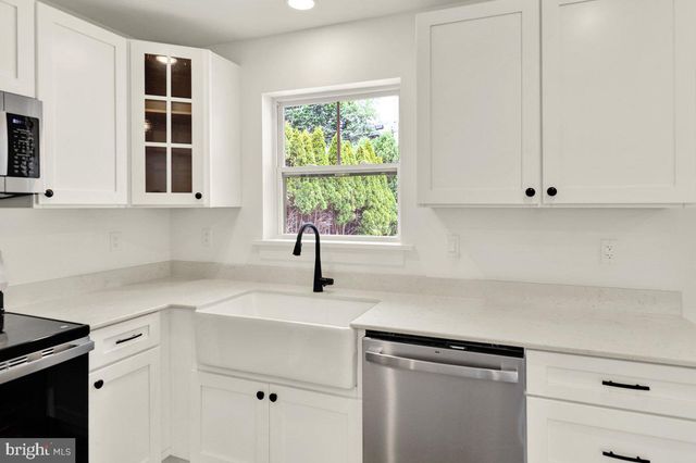 2515 GIRARD AVE, Reading, PA 19609