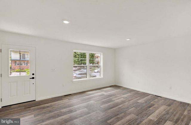 2515 GIRARD AVE, Reading, PA 19609