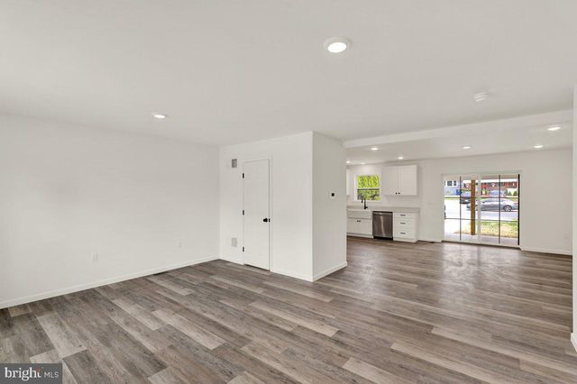 2515 GIRARD AVE, Reading, PA 19609