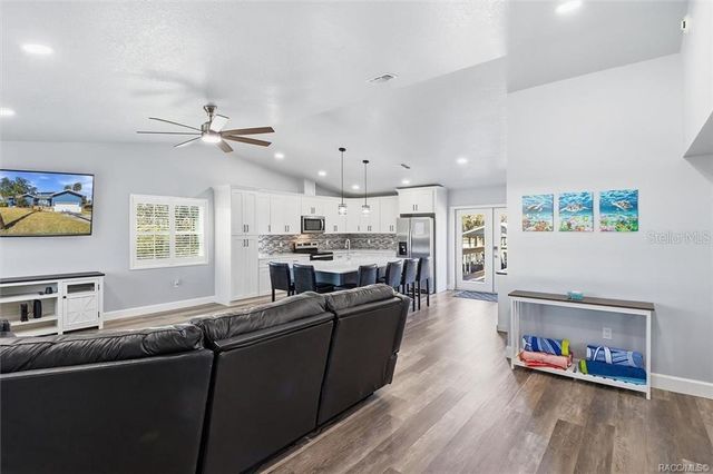 9205 W HARBOR ISLE COURT, Crystal River, FL 34429