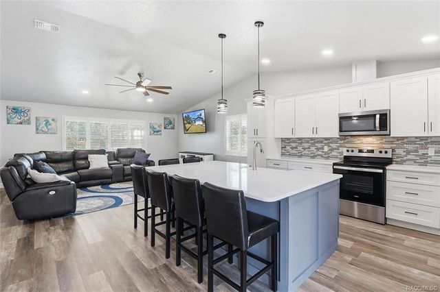 9205 W HARBOR ISLE COURT, Crystal River, FL 34429