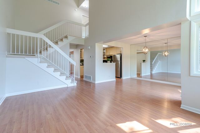 135 Brandywine Court, Vernon Hills, IL 60061