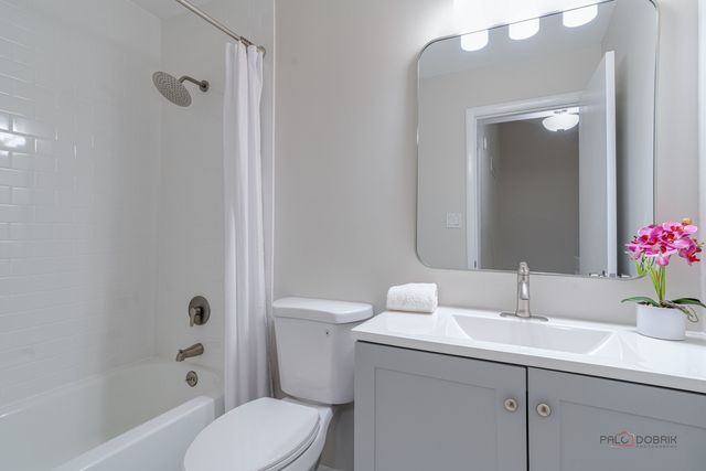 135 Brandywine Court, Vernon Hills, IL 60061
