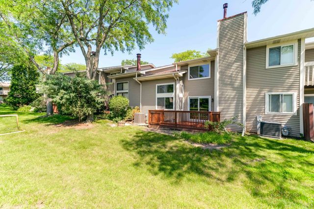 135 Brandywine Court, Vernon Hills, IL 60061