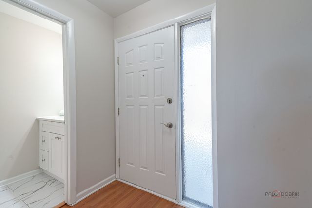 135 Brandywine Court, Vernon Hills, IL 60061