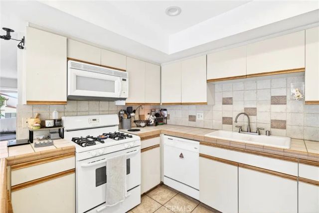 25644 Sharp J, Hemet, CA 92544