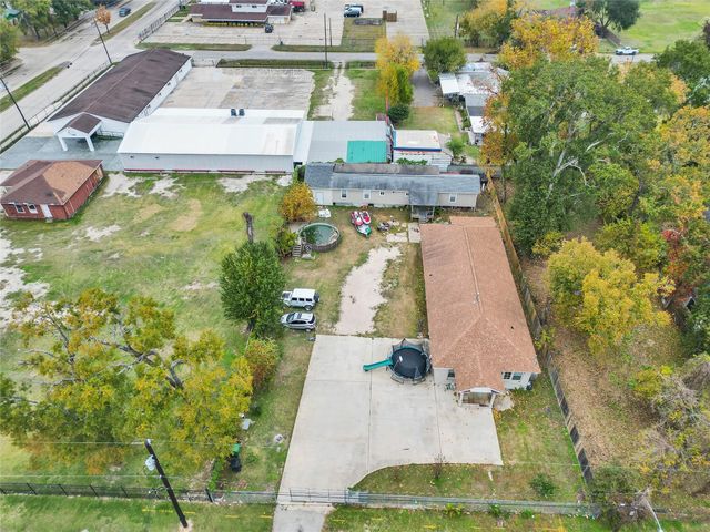 4917 Tronewood Street, Houston, TX 77016