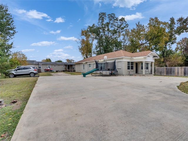 4917 Tronewood Street, Houston, TX 77016