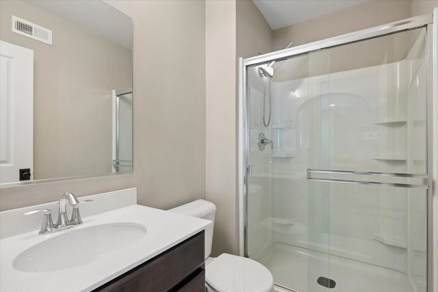14 N Dryden Place, Arlington Heights, IL 60004