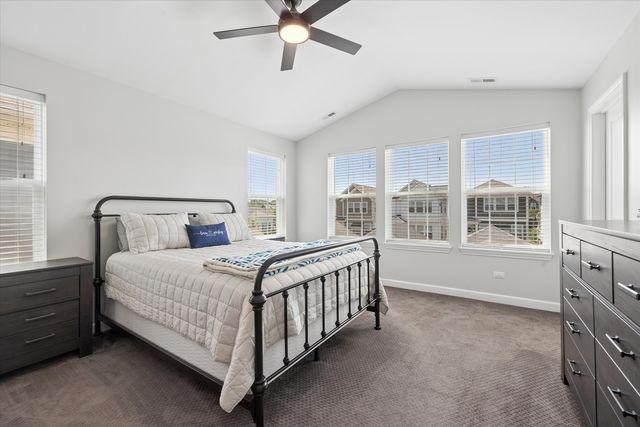 14 N Dryden Place, Arlington Heights, IL 60004