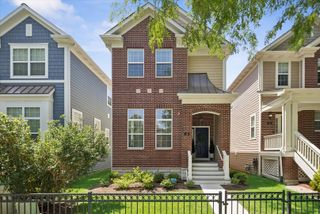 14 N Dryden Place, Arlington Heights, IL 60004