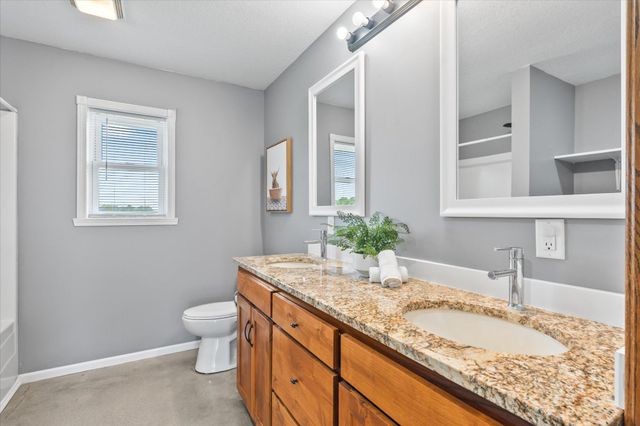 6324 Leo Drive NE, North Branch, MN 55056
