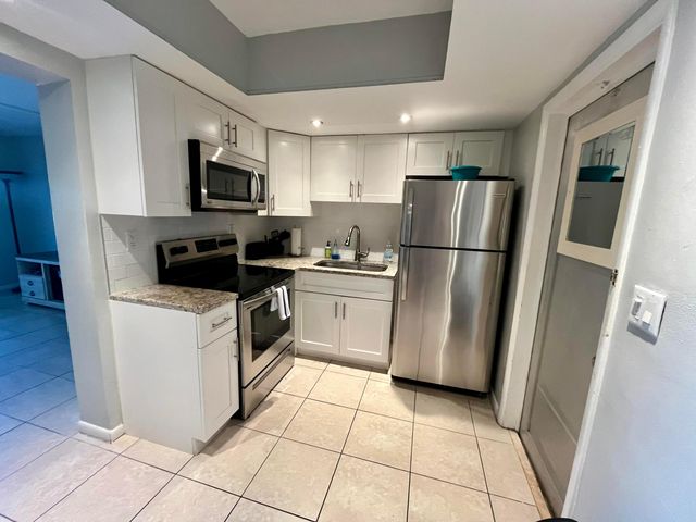 209 SE 6th Street 4, Boynton Beach, FL 33435