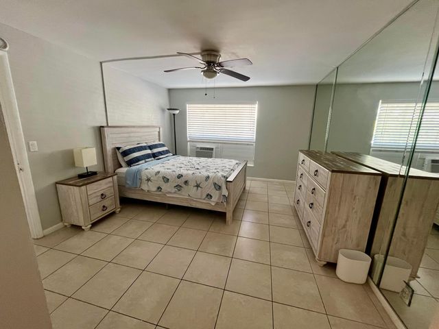 209 SE 6th Street 4, Boynton Beach, FL 33435