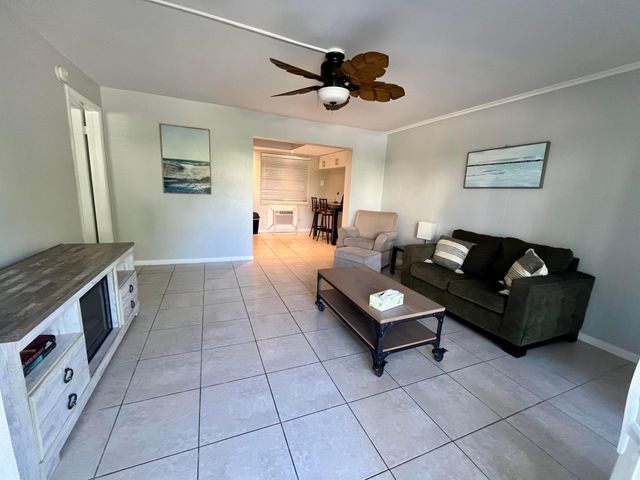 209 SE 6th Street 4, Boynton Beach, FL 33435