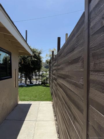 519 Camelot Drive, Oceanside, CA 92054