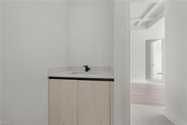 325 NE 15th TER, Cape Coral, FL 33909