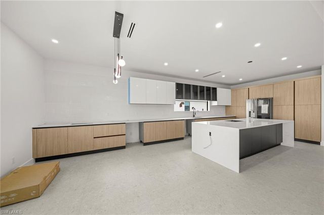 325 NE 15th TER, Cape Coral, FL 33909