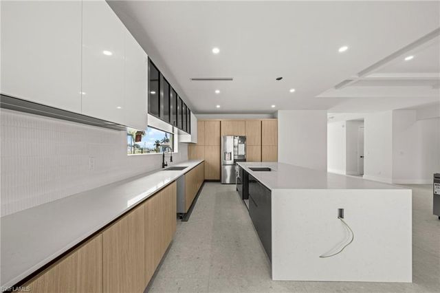 325 NE 15th TER, Cape Coral, FL 33909