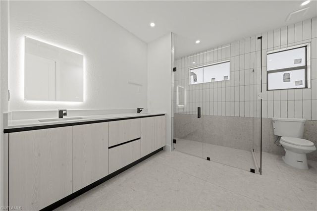 325 NE 15th TER, Cape Coral, FL 33909