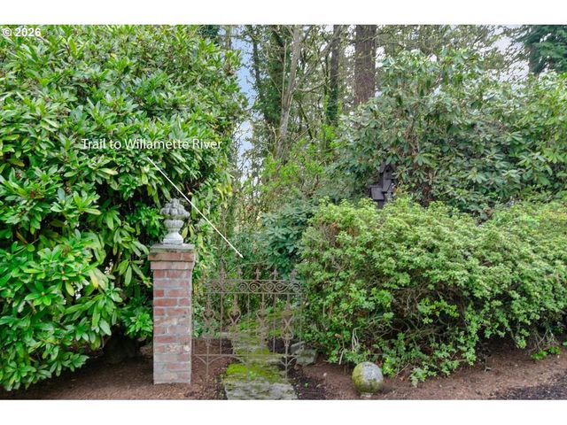 1310 HEATER Ct, West Linn, OR 97068