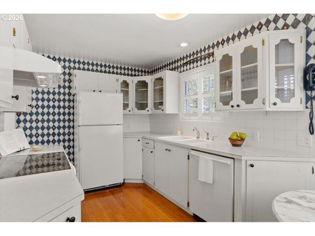 1310 HEATER Ct, West Linn, OR 97068