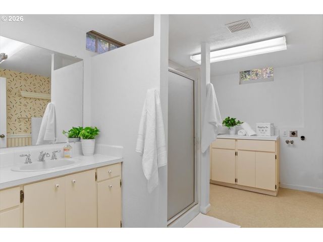 1310 HEATER Ct, West Linn, OR 97068