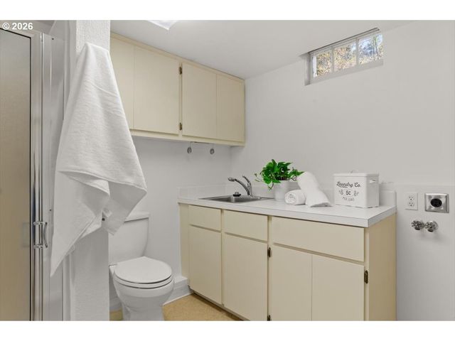 1310 HEATER Ct, West Linn, OR 97068