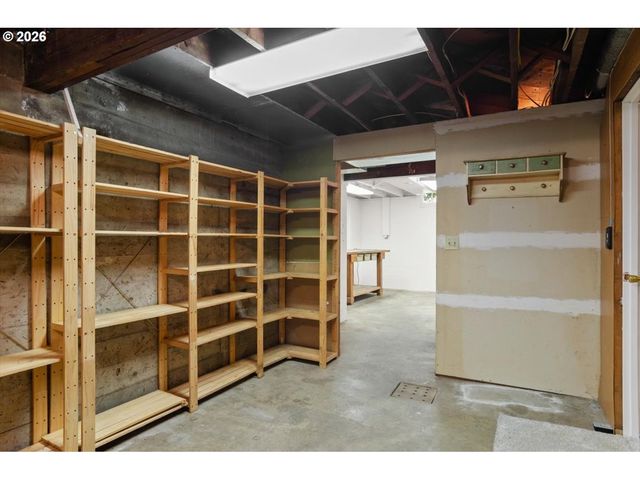 1310 HEATER Ct, West Linn, OR 97068