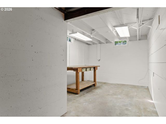 1310 HEATER Ct, West Linn, OR 97068