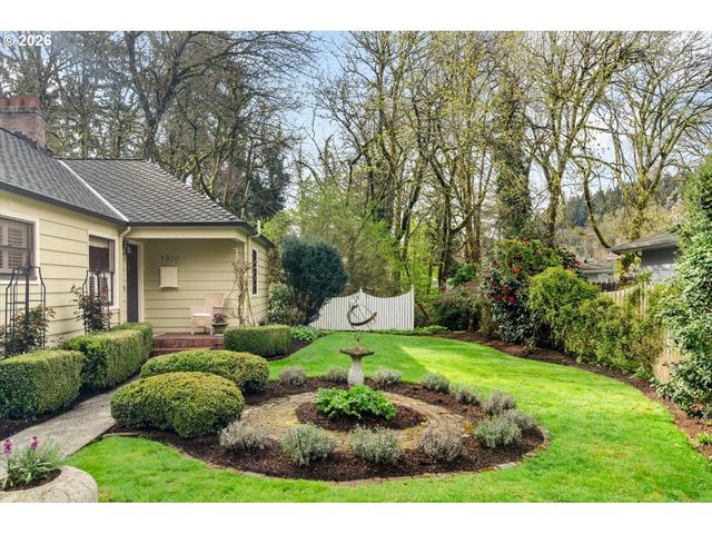 1310 HEATER Ct, West Linn, OR 97068