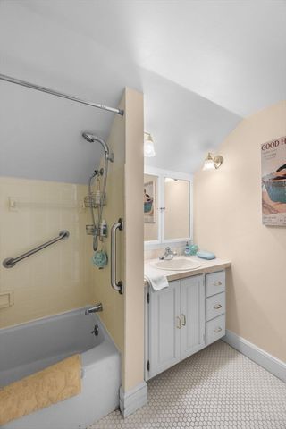 20 Winter St, Salem, MA 01970