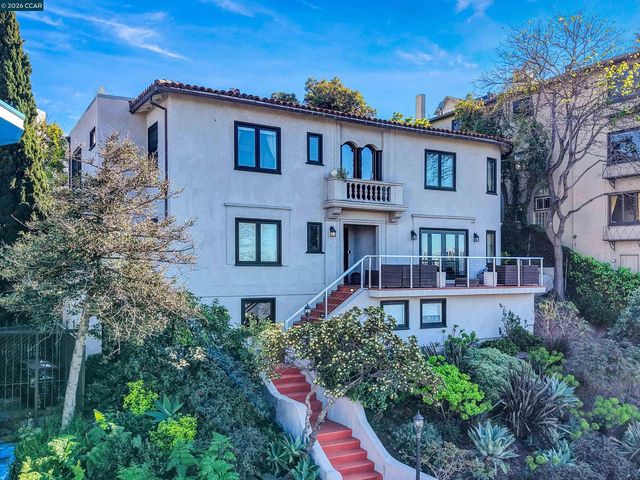 2038 Lakeshore Ave, Oakland, CA 94606