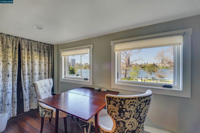 2038 Lakeshore Ave, Oakland, CA 94606