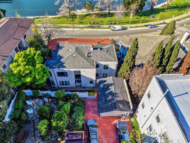 2038 Lakeshore Ave, Oakland, CA 94606