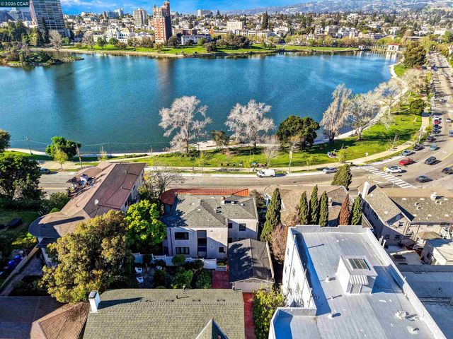 2038 Lakeshore Ave, Oakland, CA 94606