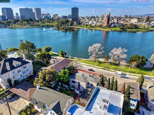 2038 Lakeshore Ave, Oakland, CA 94606